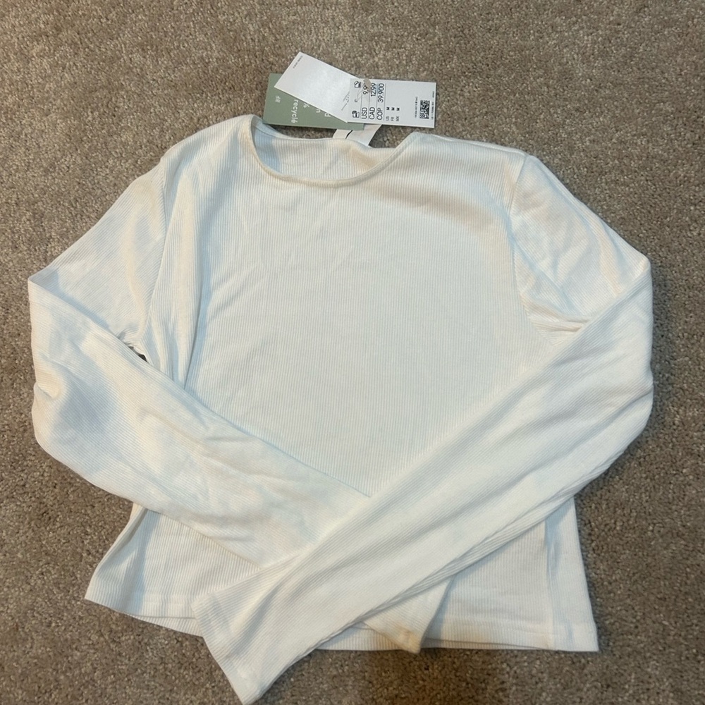 NWT H&M Long Sleeve Ribbed knit tight fitting cropped shirt